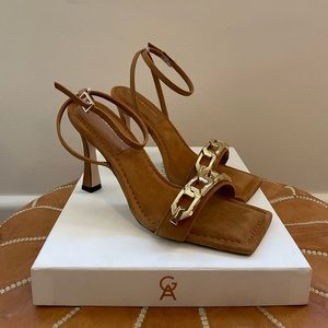 GOOD AMERICAN Women's Single Strap Ankle Chain  Heeled Sandal Brown SUEDE